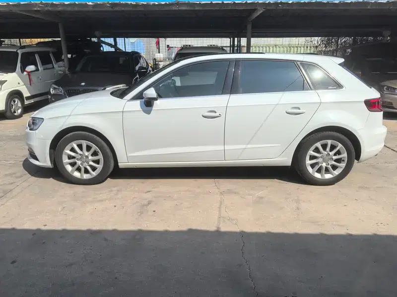 Audi A3 2014 Sportback 35 TFSI Automatic Entry-Level Model — миниатюра 3
