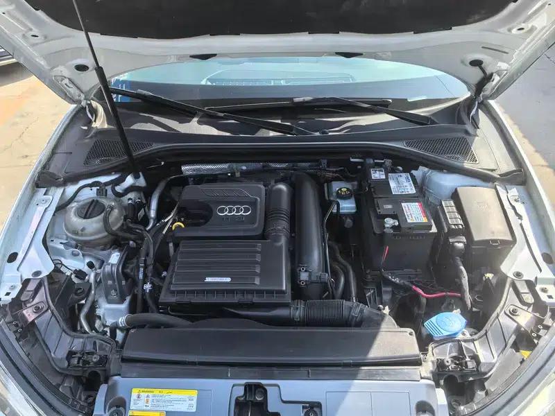 Audi A3 2014 Sportback 35 TFSI Automatic Entry-Level Model — миниатюра 8