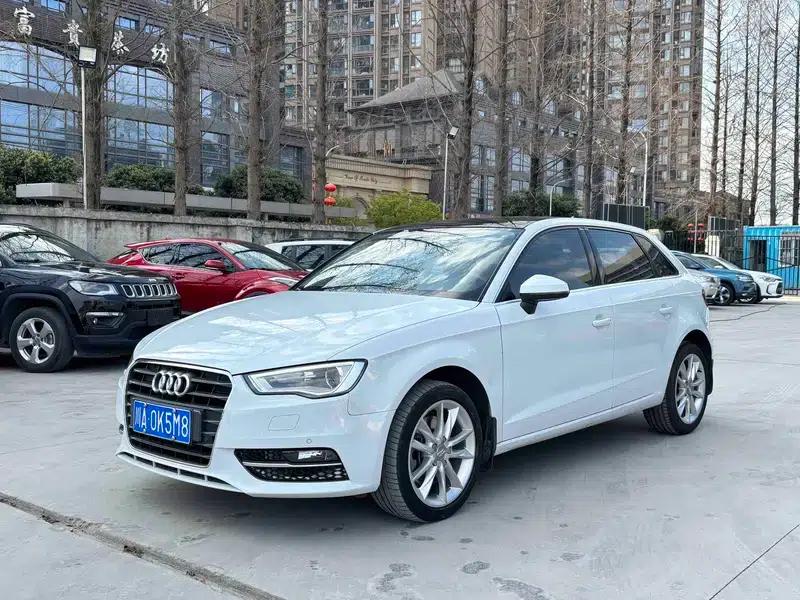 Audi A3 2015 Sportback 40 TFSI Automatic Comfort — миниатюра 1