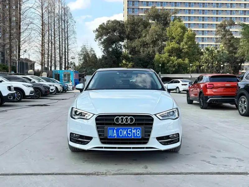Audi A3 2015 Sportback 40 TFSI Automatic Comfort — миниатюра 2