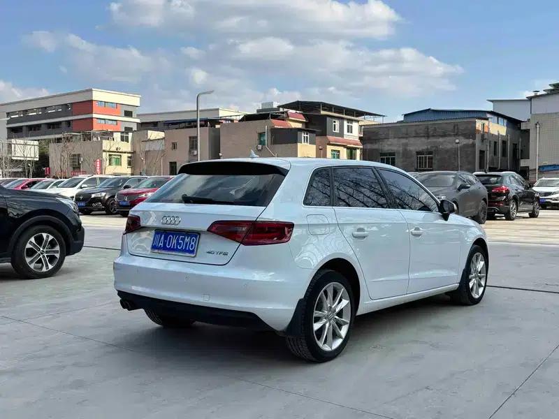 Audi A3 2015 Sportback 40 TFSI Automatic Comfort — миниатюра 6