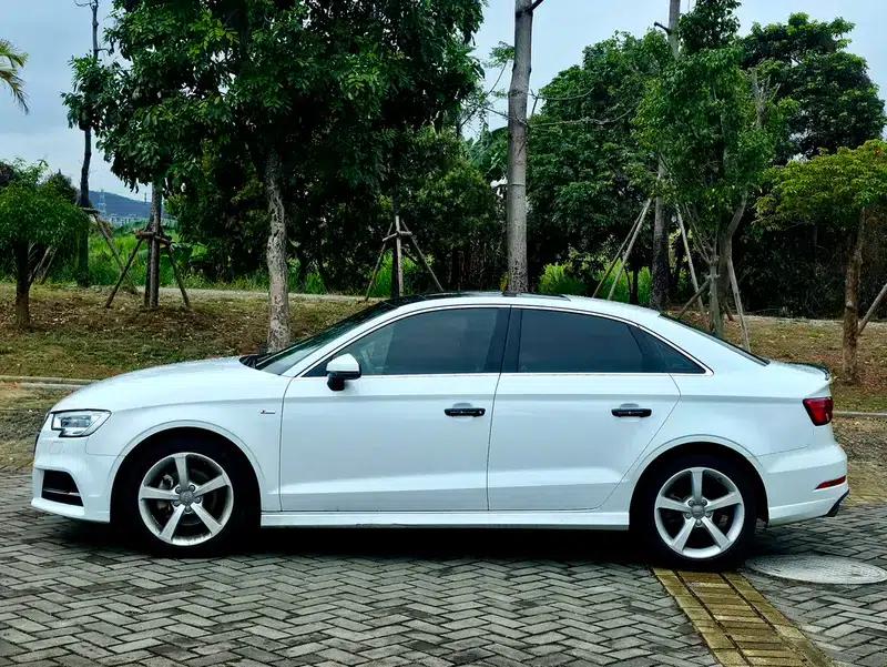 Audi A3 2018 30th Anniversary Edition Limousine 35 TFSI Fashion Model — миниатюра 4