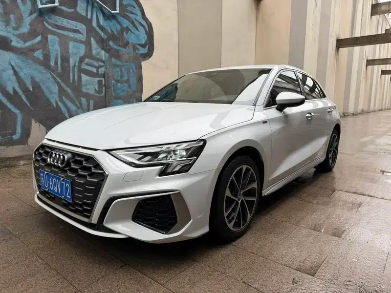Audi A3 2021 Sportback 35 TFSI Fashionable Elegant Model — миниатюра 1