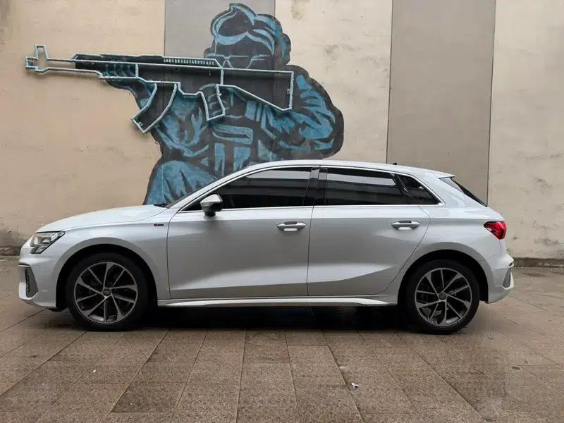 Audi A3 2021 Sportback 35 TFSI Fashionable Elegant Model — миниатюра 3