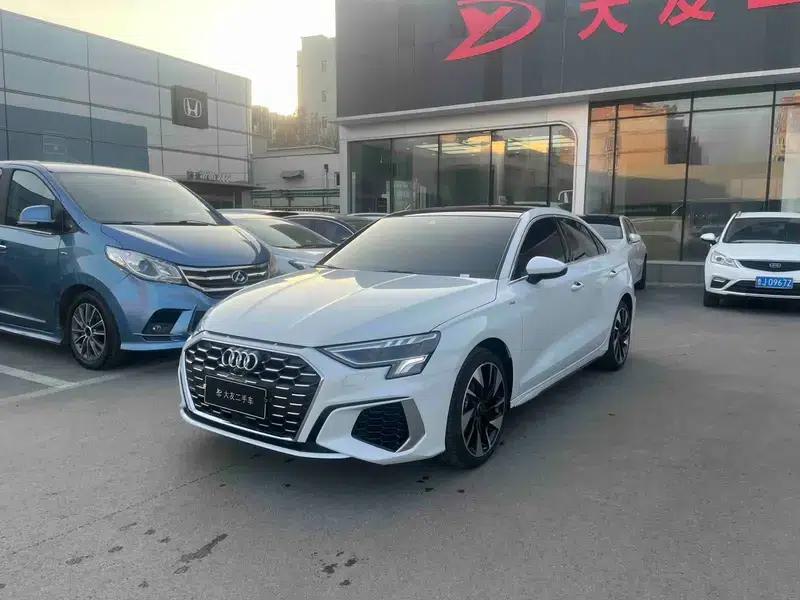 2024 Audi A3 A3L Limousine 35 TFSI Progressive Elegance — миниатюра 1