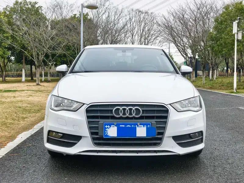 Audi A3 2014 Sportback 35 TFSI Automatic Entry-Level Model — миниатюра 2