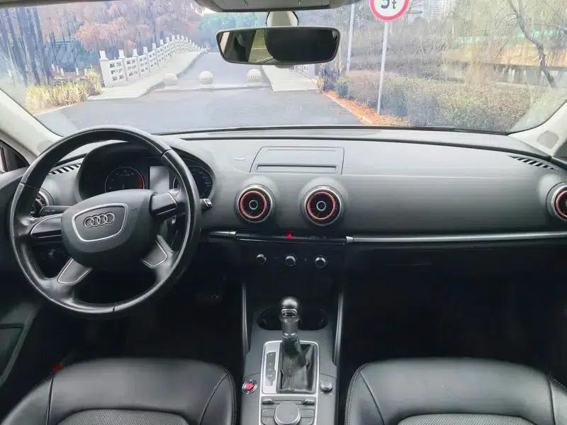 Audi A3 2014 Sportback 35 TFSI Automatic Entry-Level Model — миниатюра 11