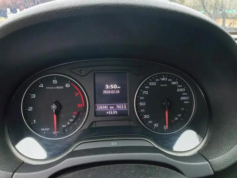 Audi A3 2014 Sportback 35 TFSI Automatic Entry-Level Model — миниатюра 13