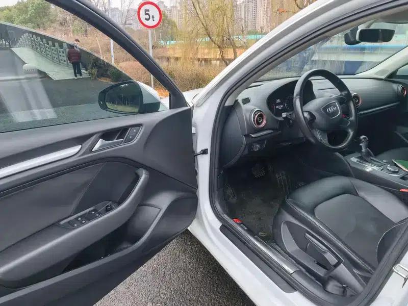 Audi A3 2014 Sportback 35 TFSI Automatic Entry-Level Model — миниатюра 16