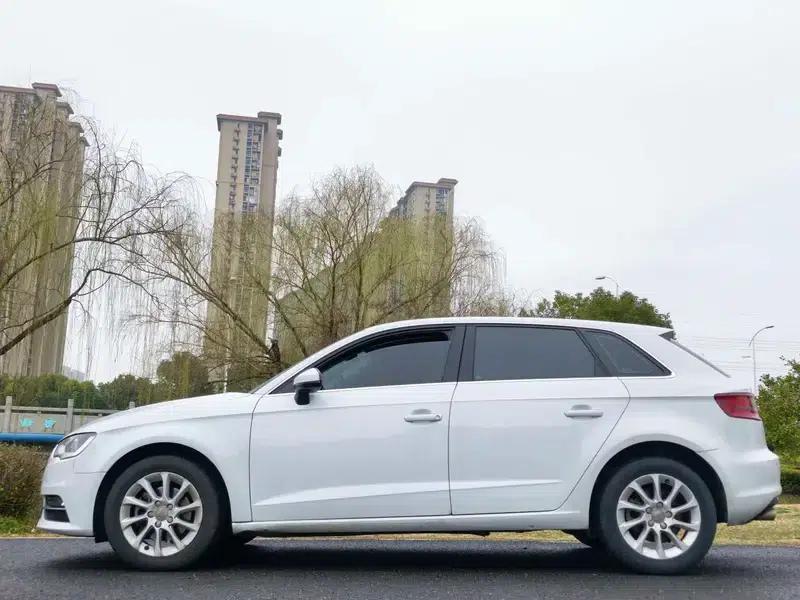 Audi A3 2014 Sportback 35 TFSI Automatic Entry-Level Model — миниатюра 4