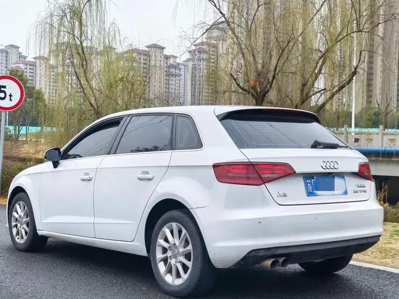 Audi A3 2014 Sportback 35 TFSI Automatic Entry-Level Model — миниатюра 5