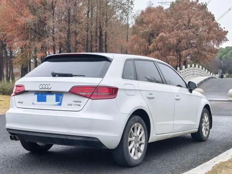 Audi A3 2014 Sportback 35 TFSI Automatic Entry-Level Model — миниатюра 7
