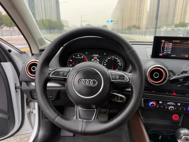 Audi A3 2014 Sportback 35 TFSI Automatic Comfort — миниатюра 14