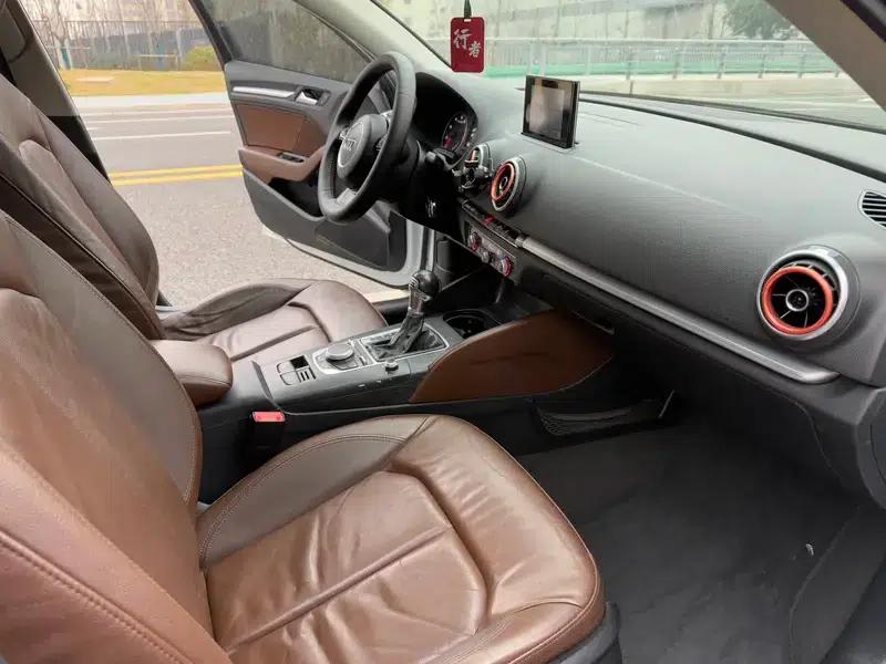 Audi A3 2014 Sportback 35 TFSI Automatic Comfort — миниатюра 9