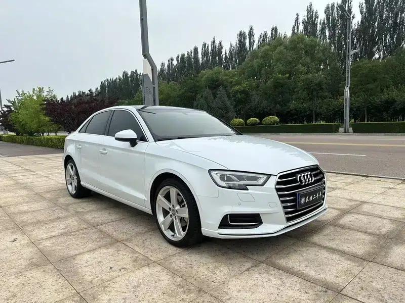 Audi A3 2018 30th Anniversary Edition Limousine 35 TFSI Fashion Model — миниатюра 3