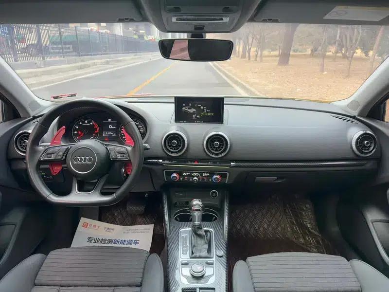 Audi A3 2018 30th Anniversary Edition Limousine 35 TFSI Sport — миниатюра 15