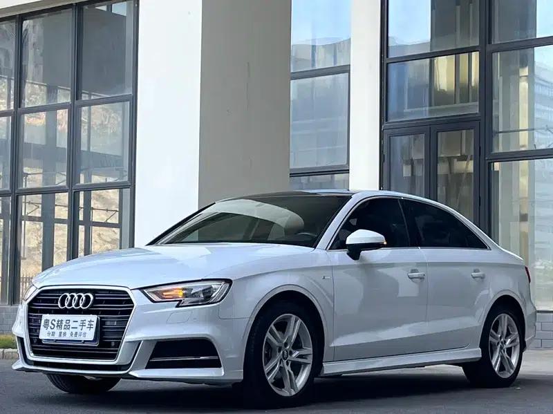 Audi A3 2018 30th Anniversary Edition Limousine 35 TFSI Fashion Model — миниатюра 1