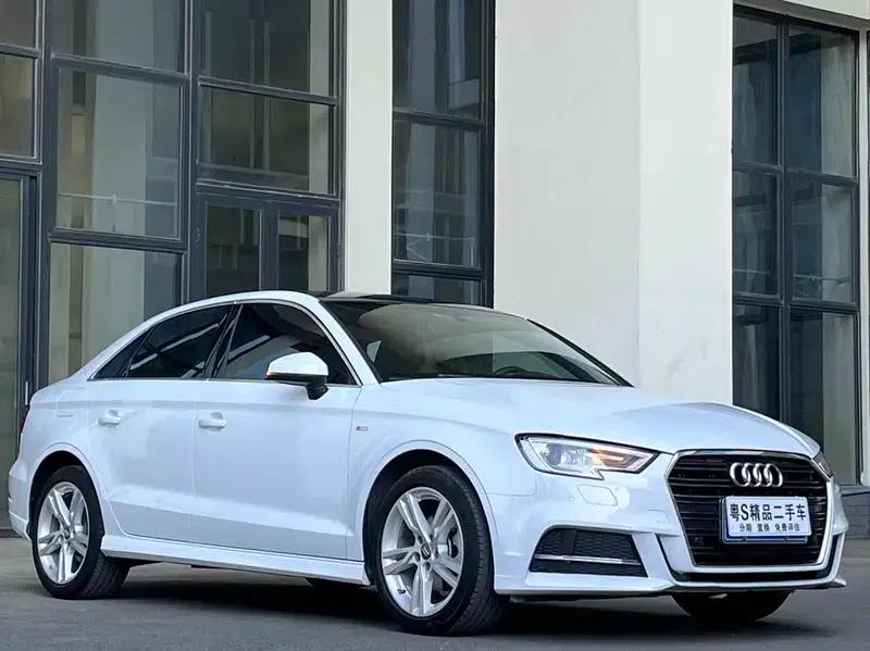 Audi A3 2018 30th Anniversary Edition Limousine 35 TFSI Fashion Model — миниатюра 3