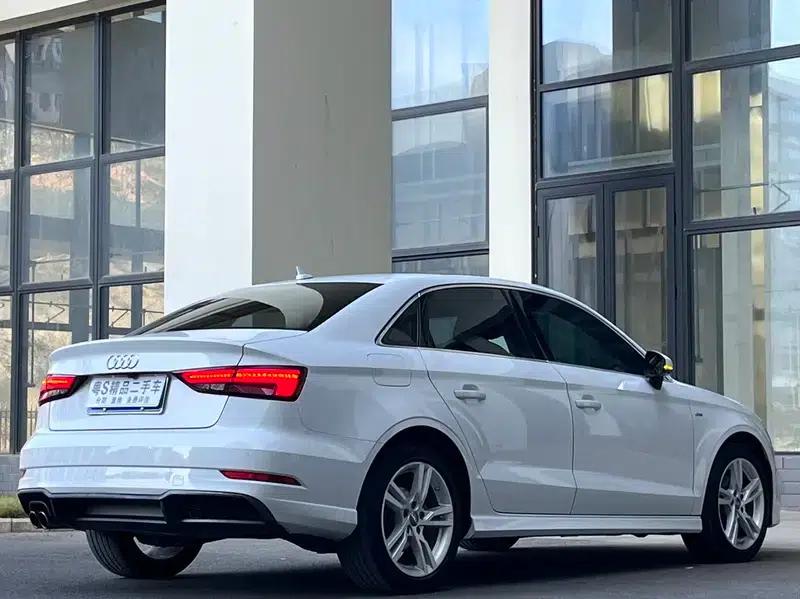 Audi A3 2018 30th Anniversary Edition Limousine 35 TFSI Fashion Model — миниатюра 6