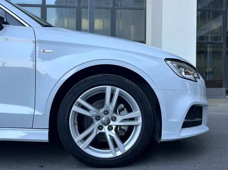 Audi A3 2018 30th Anniversary Edition Limousine 35 TFSI Fashion Model — миниатюра 8