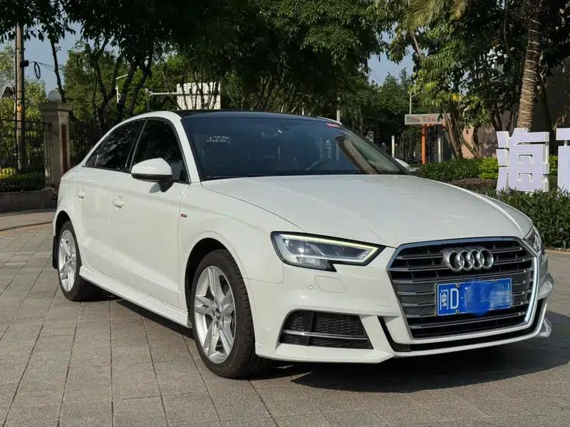 Audi A3 2020 Limousine 35 TFSI Fashion Edition (National V Emission Standard) — миниатюра 3