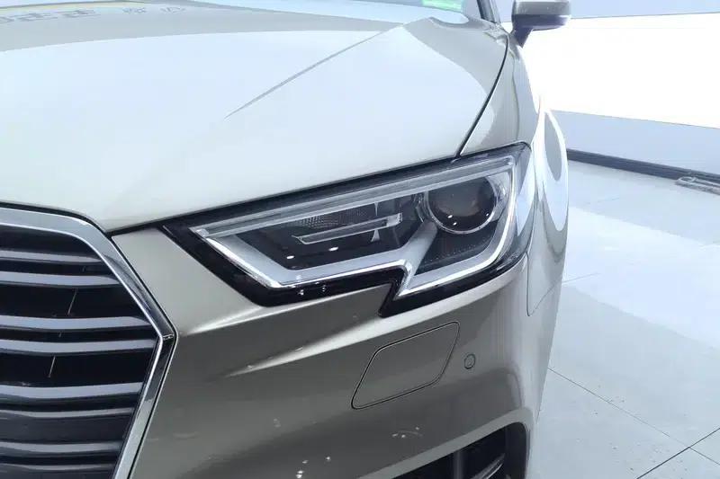 Audi A3 2018 30th Anniversary Edition Sportback 35 TFSI Fashion Model — миниатюра 4