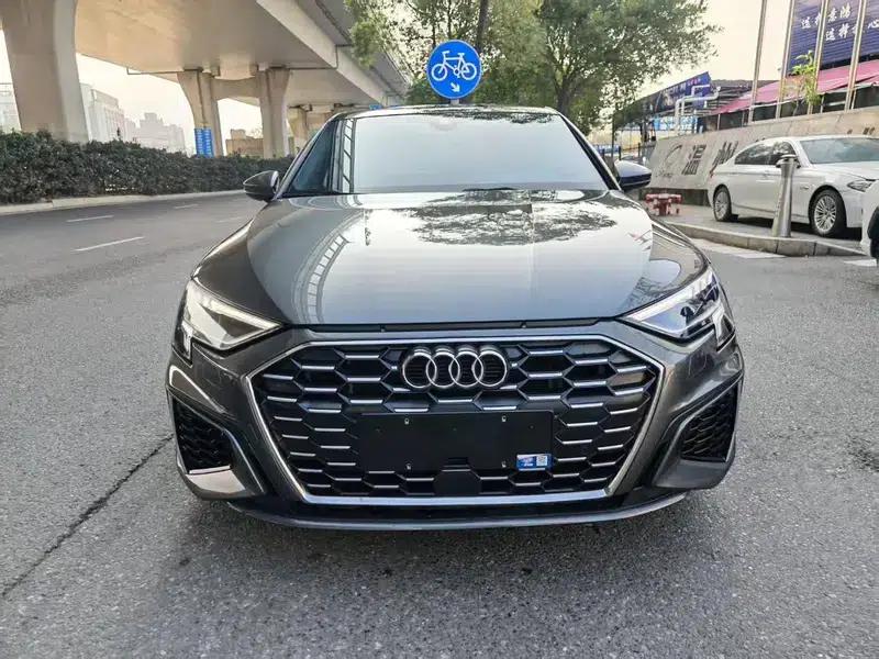 2024 Audi A3 A3L Limousine 35 TFSI Fashionable Elegant Model — миниатюра 2