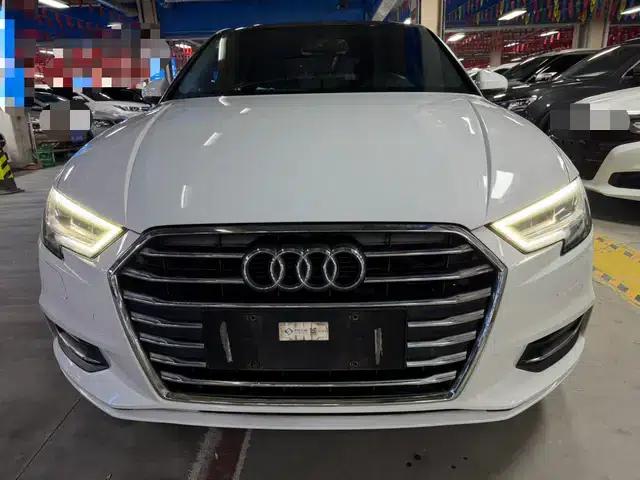 Audi A3 2018 30th Anniversary Edition Limousine 35 TFSI Progressive — миниатюра 2