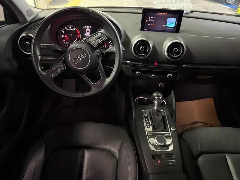 Audi A3 2018 30th Anniversary Edition Limousine 35 TFSI Progressive — миниатюра 13