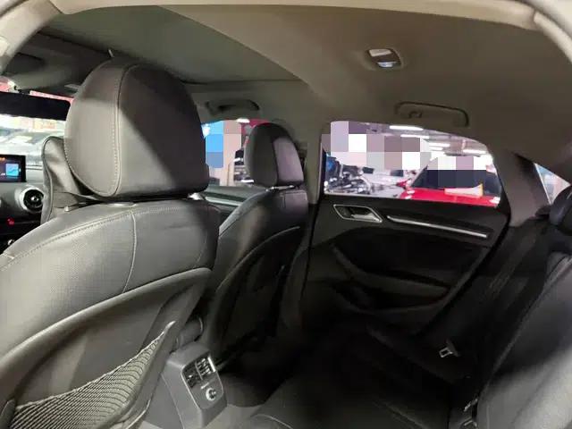 Audi A3 2018 30th Anniversary Edition Limousine 35 TFSI Progressive — миниатюра 19
