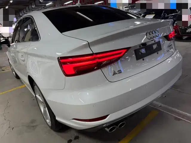 Audi A3 2018 30th Anniversary Edition Limousine 35 TFSI Progressive — миниатюра 4
