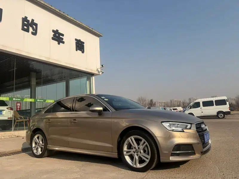Audi A3 2018 30th Anniversary Edition Limousine 35 TFSI Fashion Model — миниатюра 3