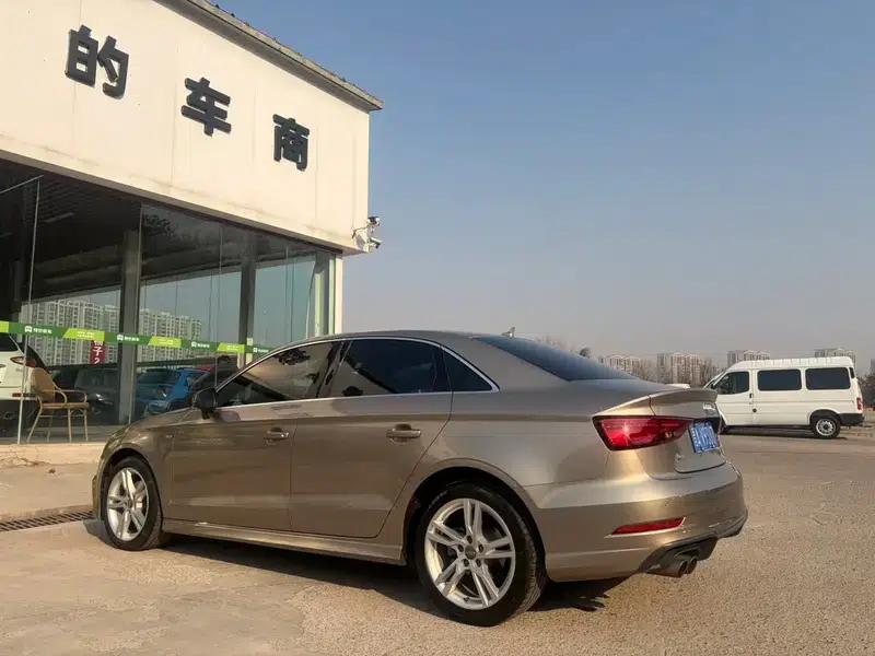 Audi A3 2018 30th Anniversary Edition Limousine 35 TFSI Fashion Model — миниатюра 4