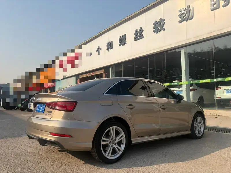 Audi A3 2018 30th Anniversary Edition Limousine 35 TFSI Fashion Model — миниатюра 6