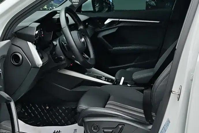 Audi A3 2024 Sportback 35 TFSI Progressive Sport — миниатюра 10