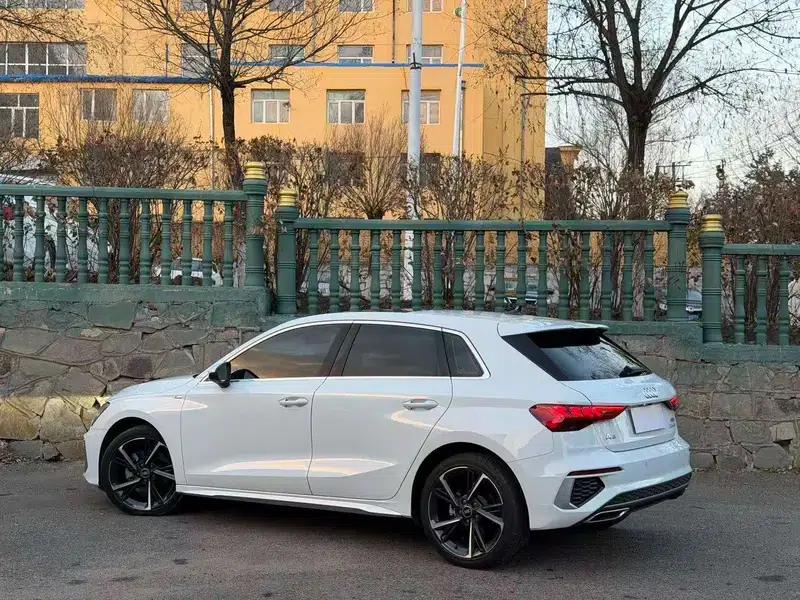 Audi A3 2022 Sportback 35 TFSI Fashion Sport — миниатюра 4