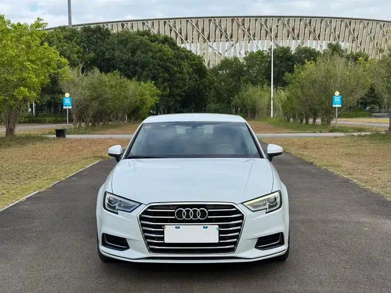 Audi A3 2018 30th Anniversary Edition Limousine 35 TFSI Progressive — миниатюра 2