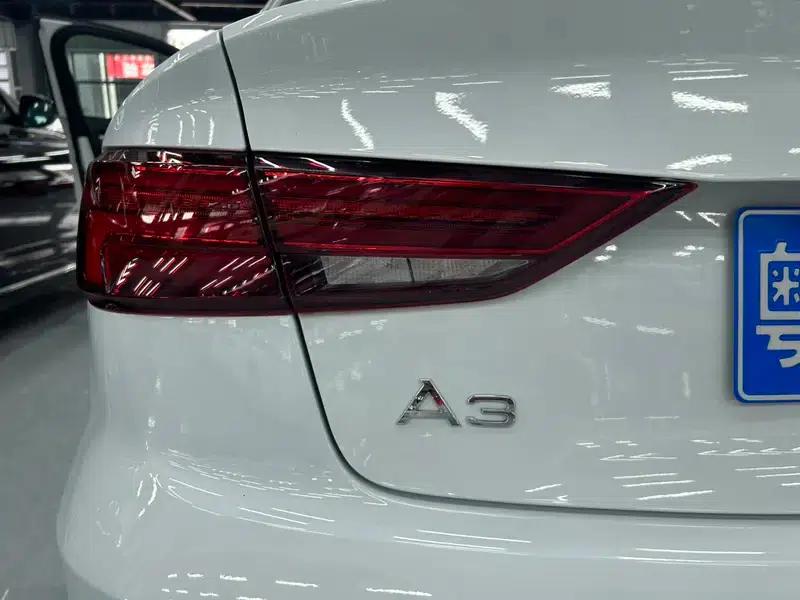 Audi A3 2018 30th Anniversary Edition Limousine 35 TFSI Progressive — миниатюра 13