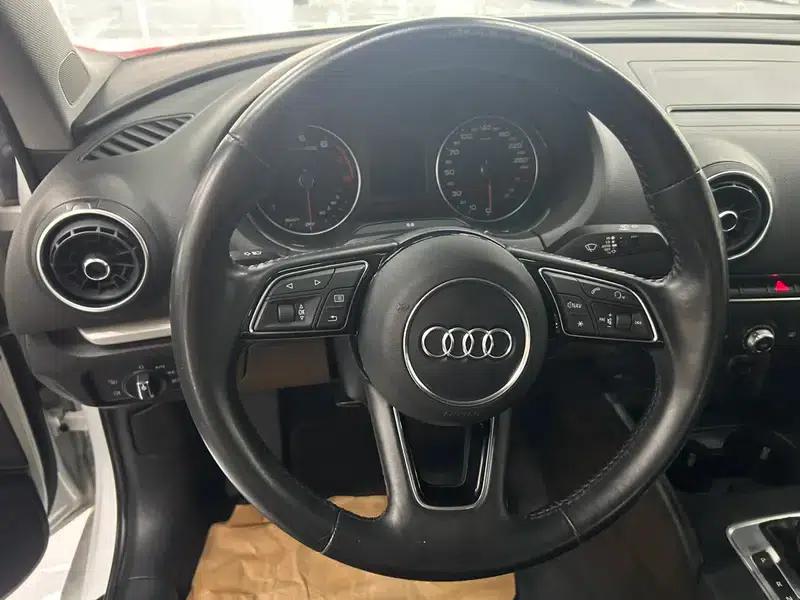 Audi A3 2018 30th Anniversary Edition Limousine 35 TFSI Progressive — миниатюра 16