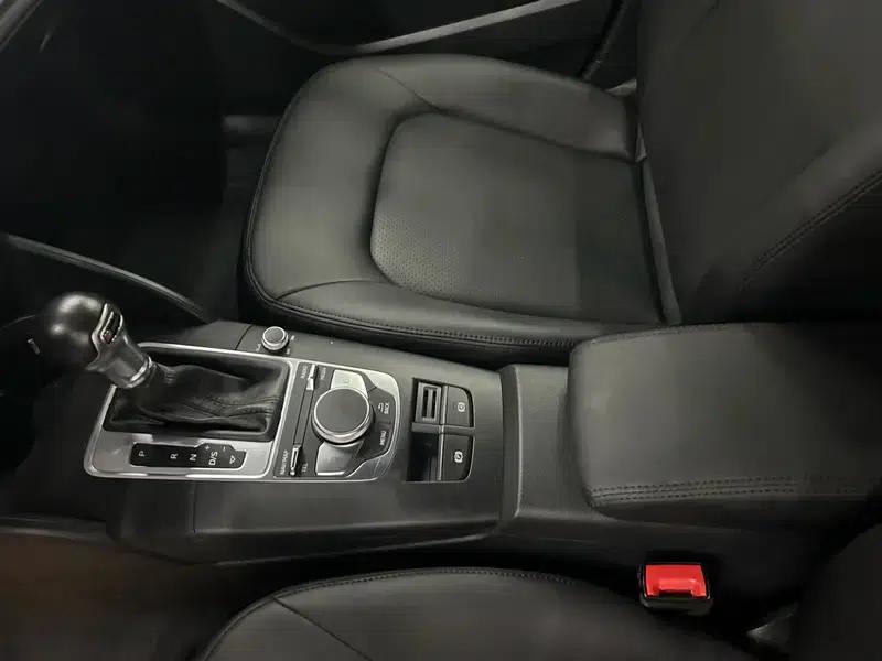 Audi A3 2018 30th Anniversary Edition Limousine 35 TFSI Progressive — миниатюра 17