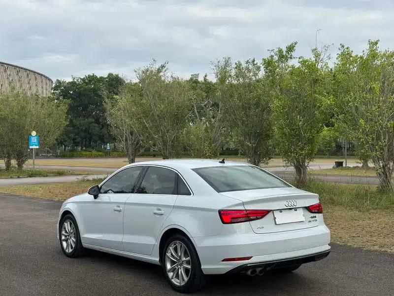 Audi A3 2018 30th Anniversary Edition Limousine 35 TFSI Progressive — миниатюра 4