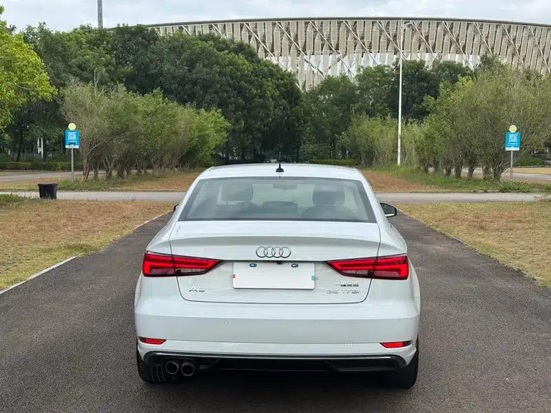 Audi A3 2018 30th Anniversary Edition Limousine 35 TFSI Progressive — миниатюра 5
