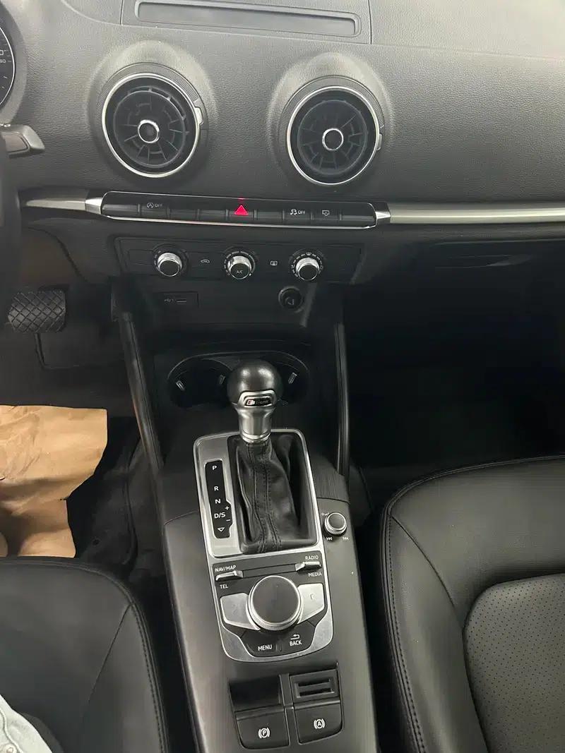Audi A3 2018 30th Anniversary Edition Limousine 35 TFSI Progressive — миниатюра 10