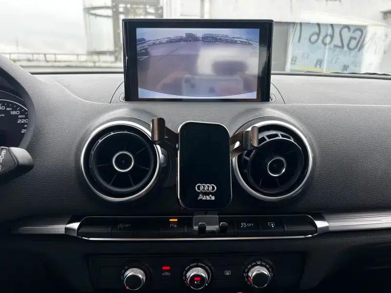 Audi A3 2015 Sportback 35 TFSI Millionth Anniversary Smart Edition — миниатюра 5