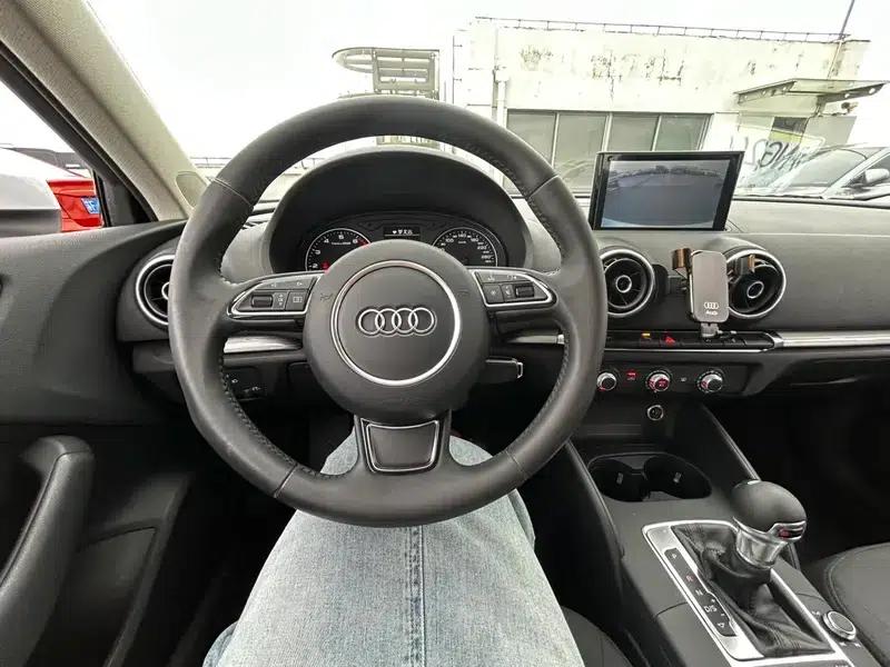 Audi A3 2015 Sportback 35 TFSI Millionth Anniversary Smart Edition — миниатюра 7