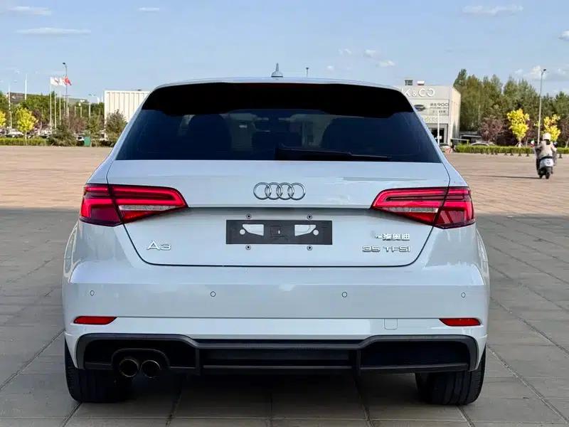 Audi A3 2018 30th Anniversary Edition Sportback 35 TFSI Fashion Model — миниатюра 5