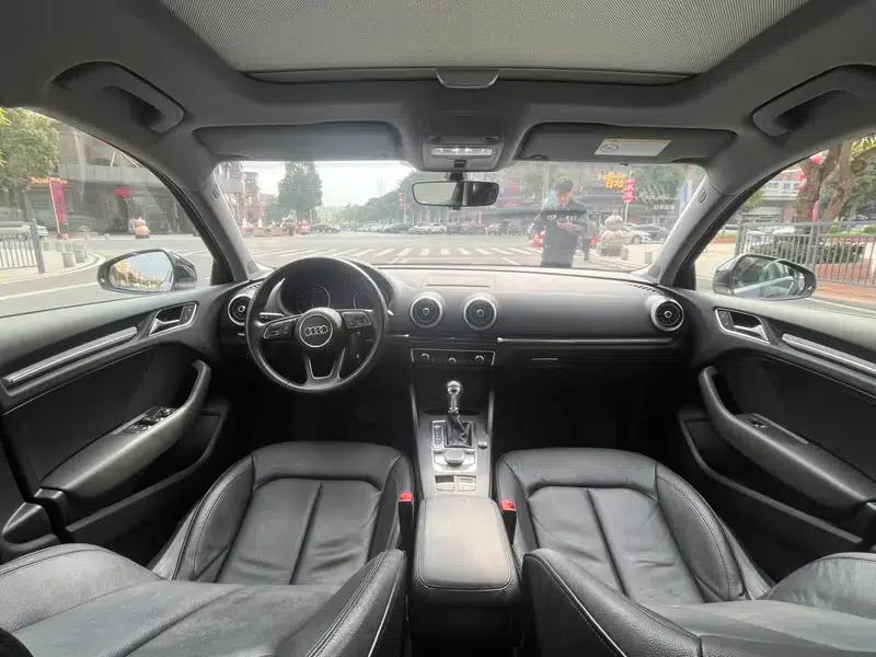 Audi A3 2018 30th Anniversary Edition Limousine 35 TFSI Fashion Model — миниатюра 10