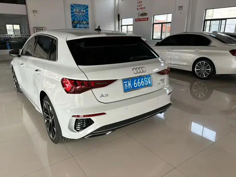 Audi A3 2023 Facelift Sportback 35 TFSI Fashion Sporty Model — миниатюра 4
