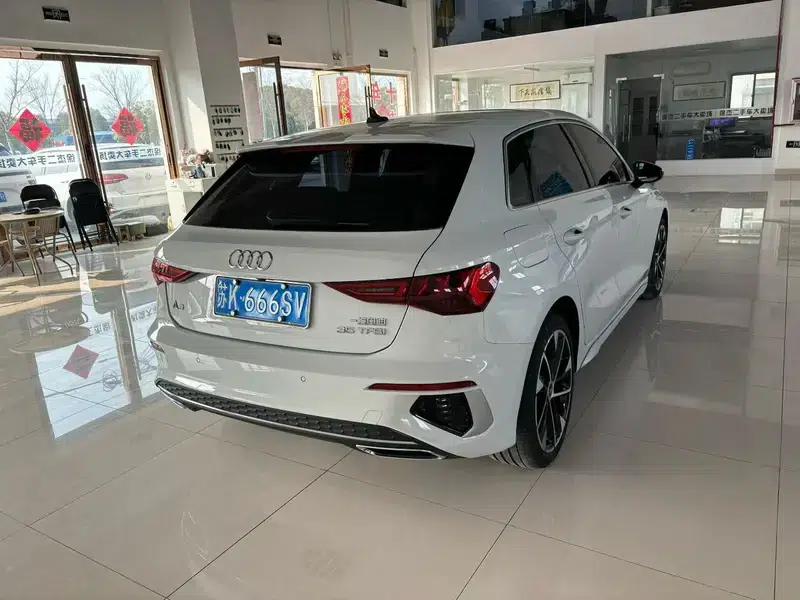 Audi A3 2023 Facelift Sportback 35 TFSI Fashion Sporty Model — миниатюра 6