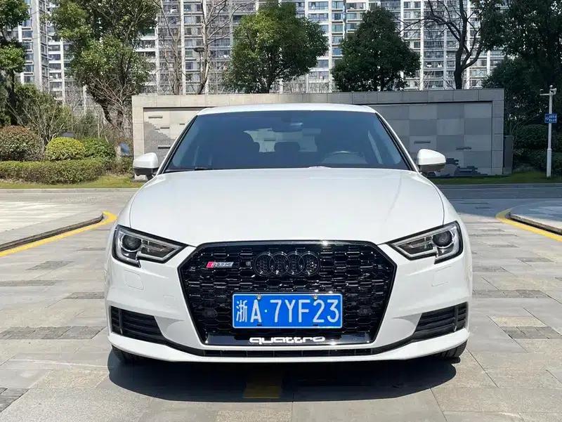 Audi A3 2018 30th Anniversary Edition Sportback 35 TFSI Progressive — миниатюра 2